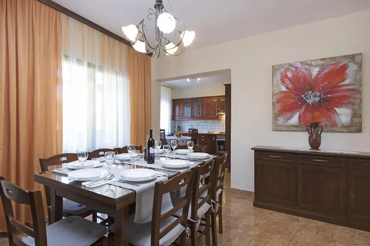Apartments Marica Pula